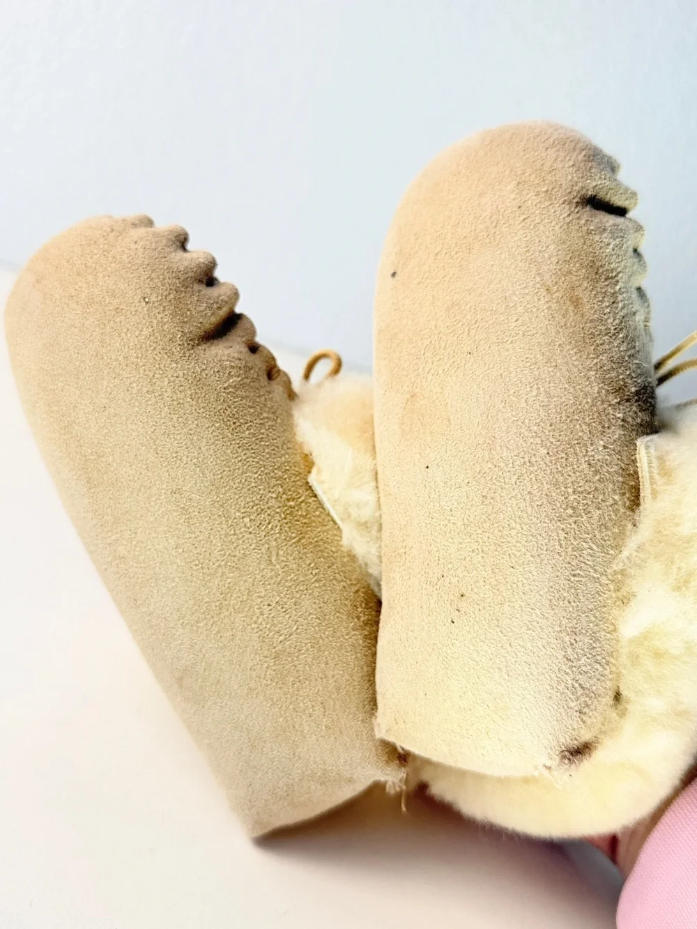 Handmade Sheepskin Moccasin Slippers Kids Size 8 - 9 Cream shearling Lined Cozy